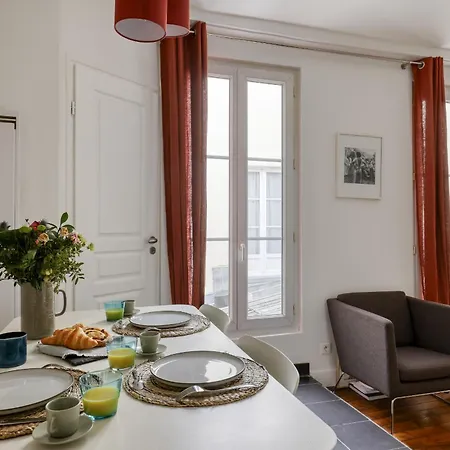 Lovely Duplex Cocoon In The Heart Of 18 *
