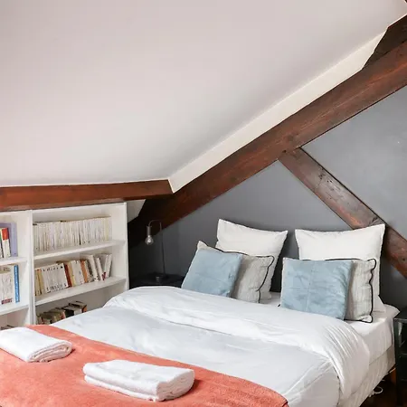 Appartamento Lovely Duplex Cocoon In The Heart Of 18 Parigi